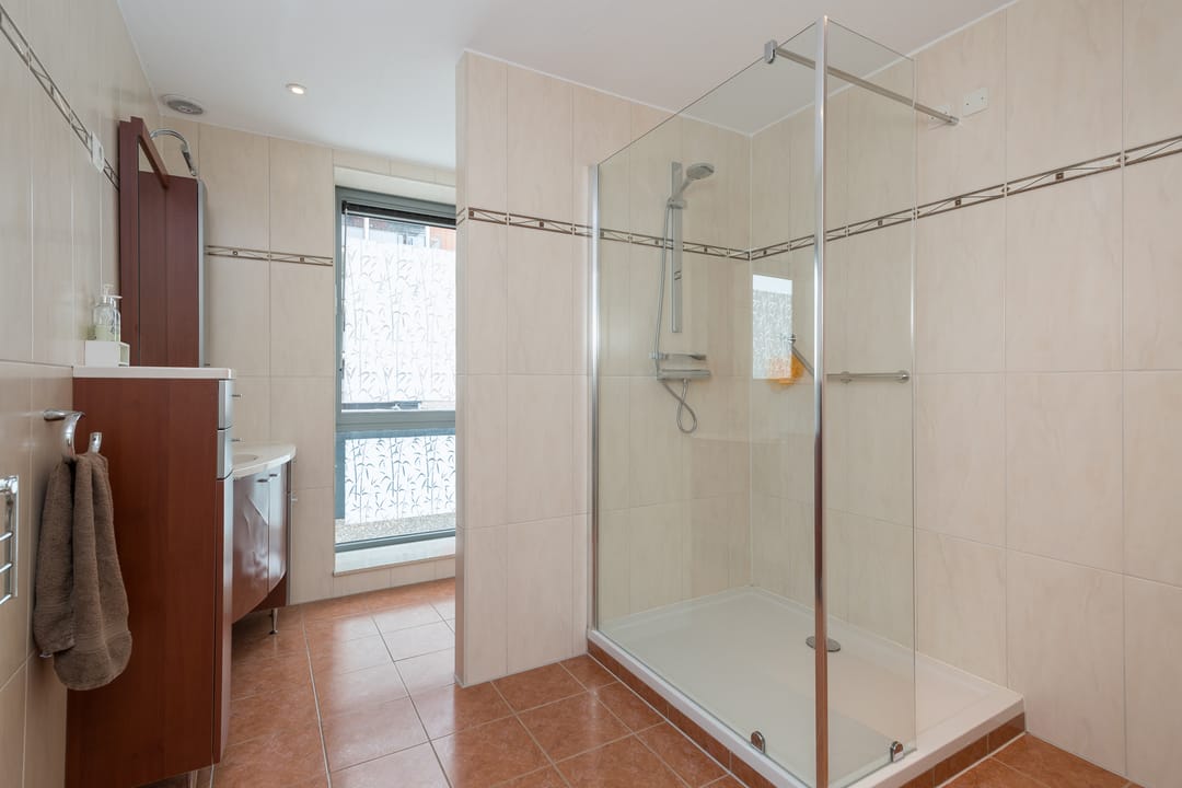 Spacious Corner Apartment with Panoramic Water and Polder Views — 23