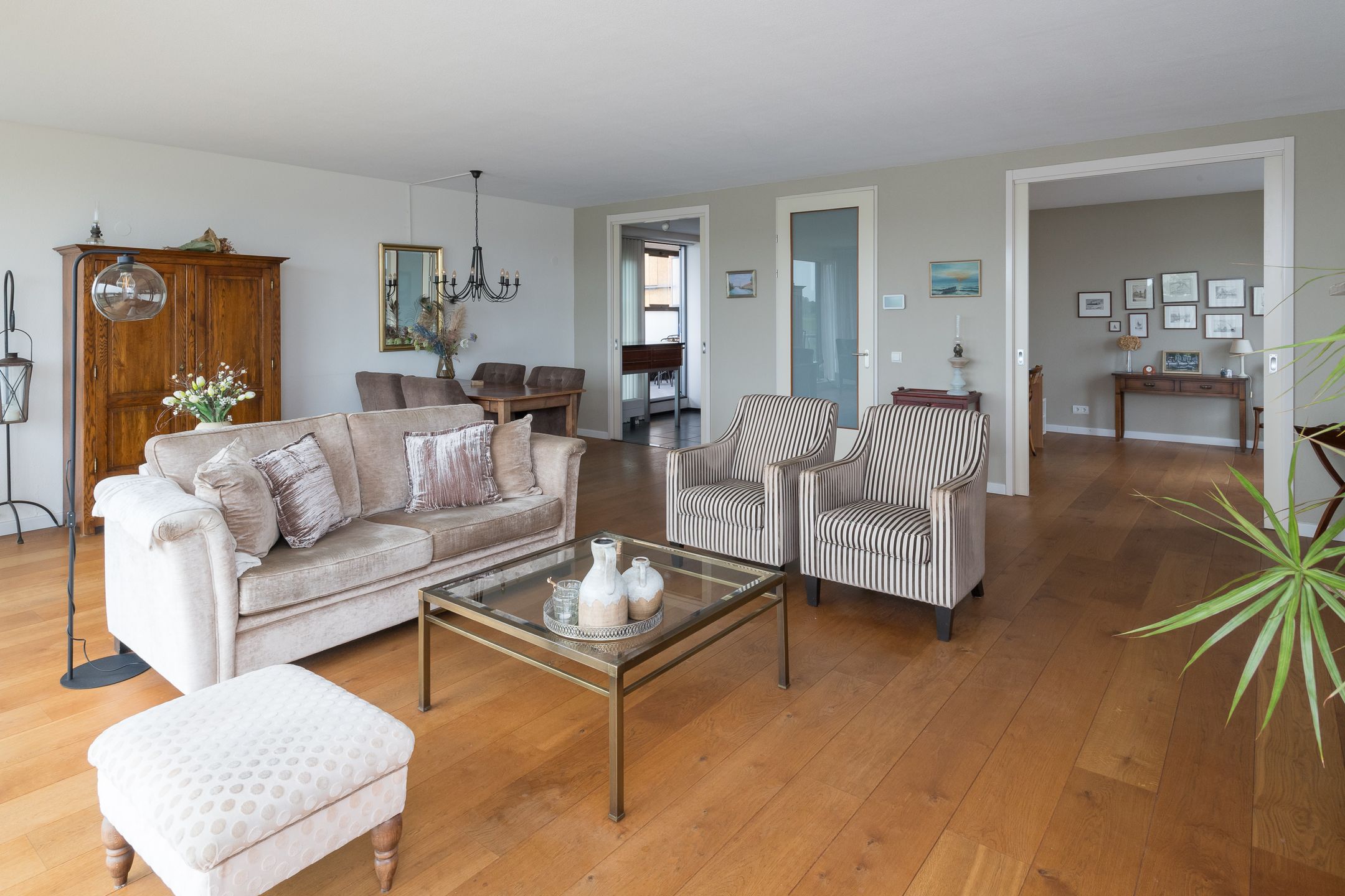 Spacious Corner Apartment with Panoramic Water and Polder Views — 9