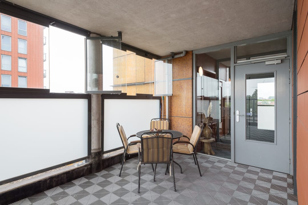 Spacious Corner Apartment with Panoramic Water and Polder Views — 16