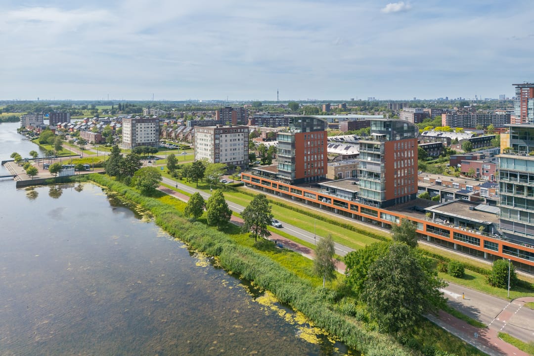 Spacious Corner Apartment with Panoramic Water and Polder Views — 31