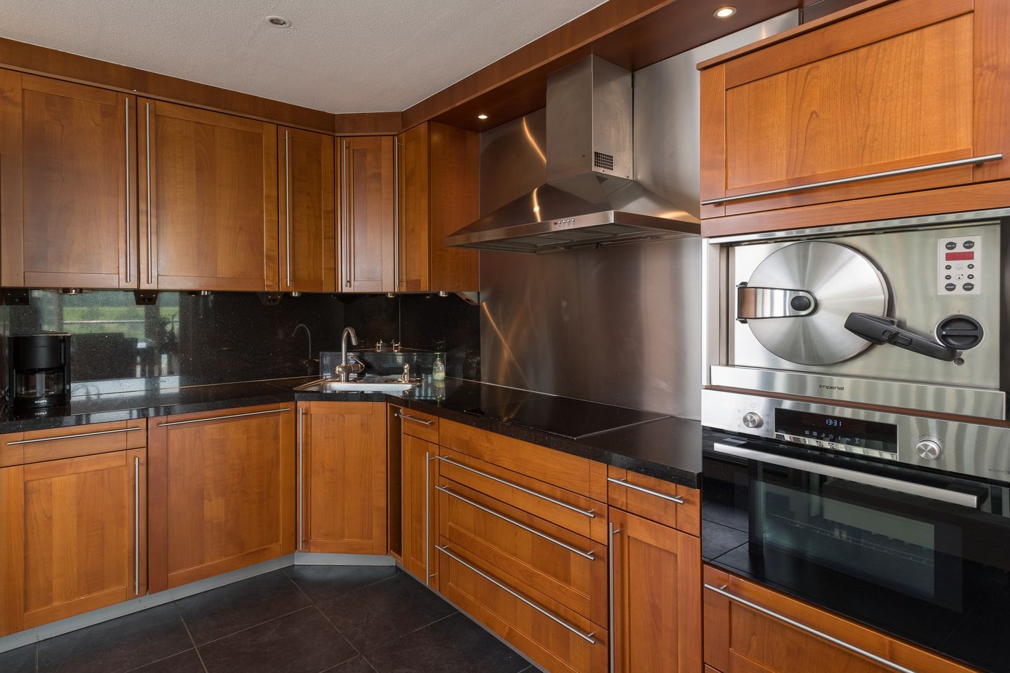 Spacious Corner Apartment with Panoramic Water and Polder Views — 14