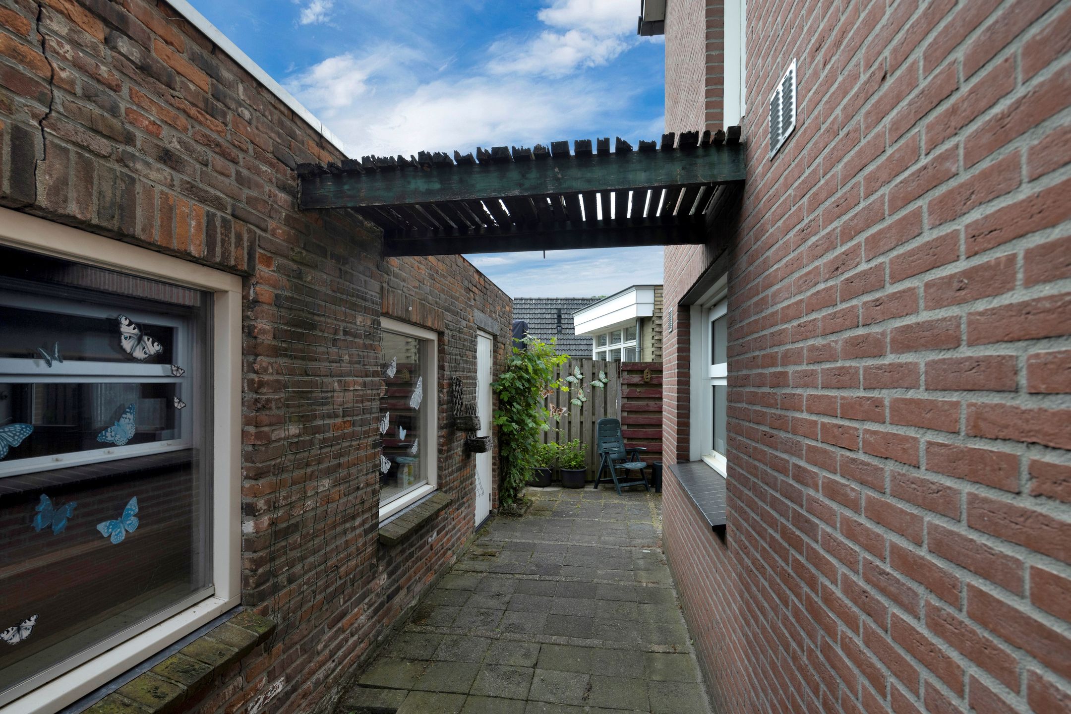 Semi-detached house with double garage in central Nuland — 24
