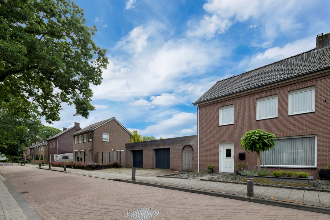 Semi-detached house with double garage in central Nuland — 26