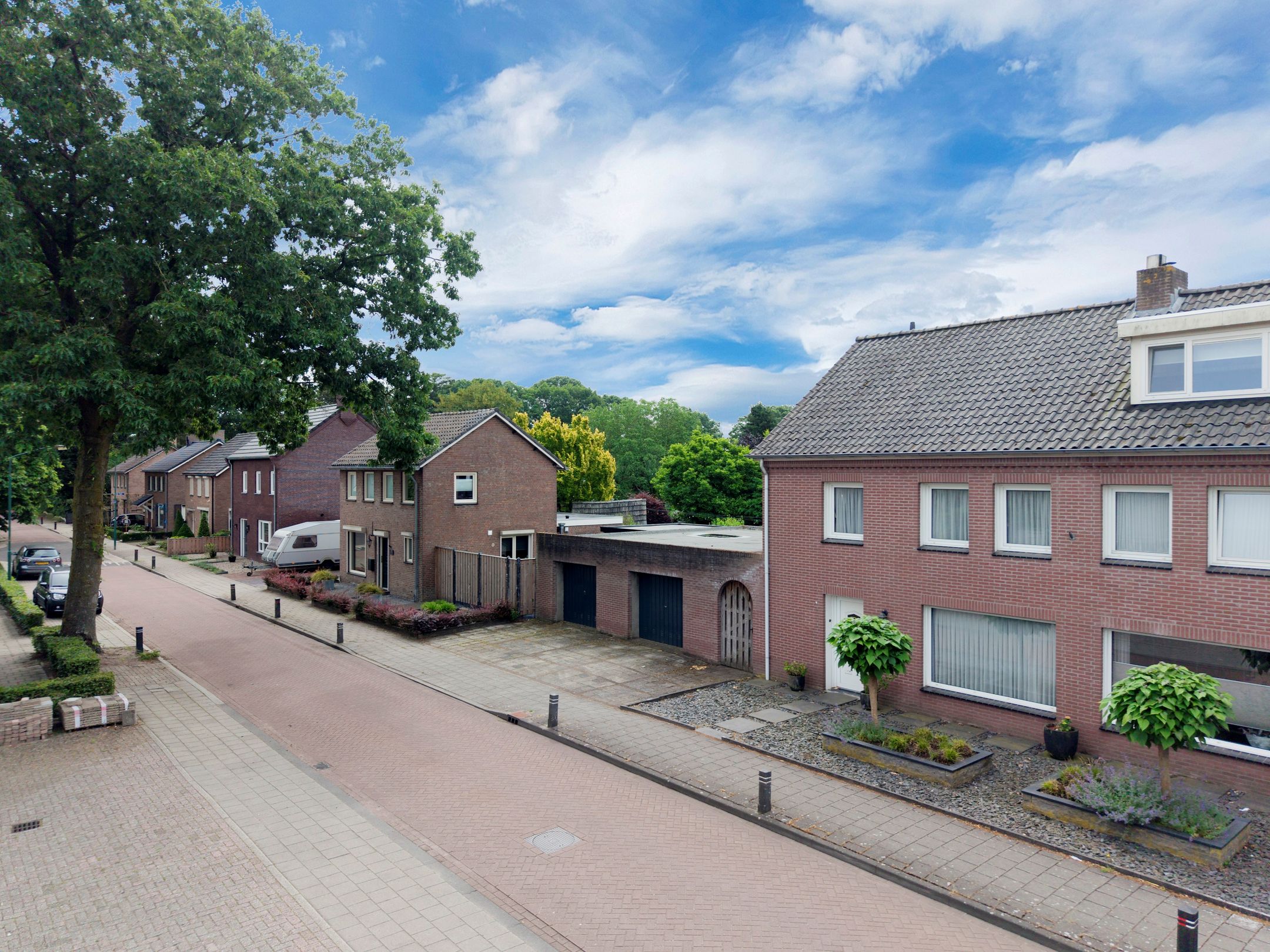 Semi-detached house with double garage in central Nuland — 30