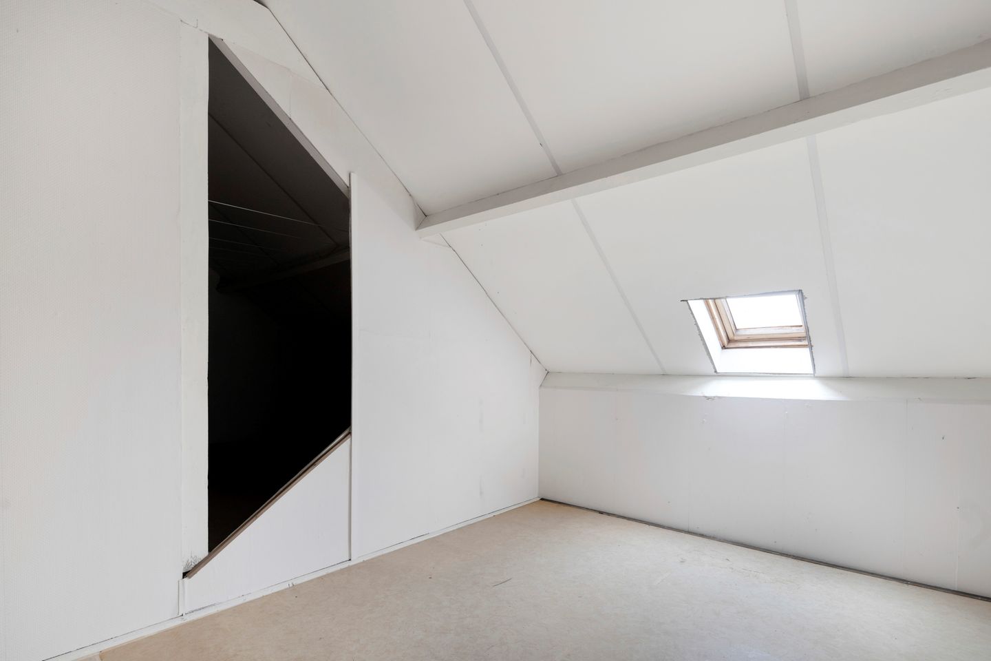 Semi-detached house with double garage in central Nuland — 19