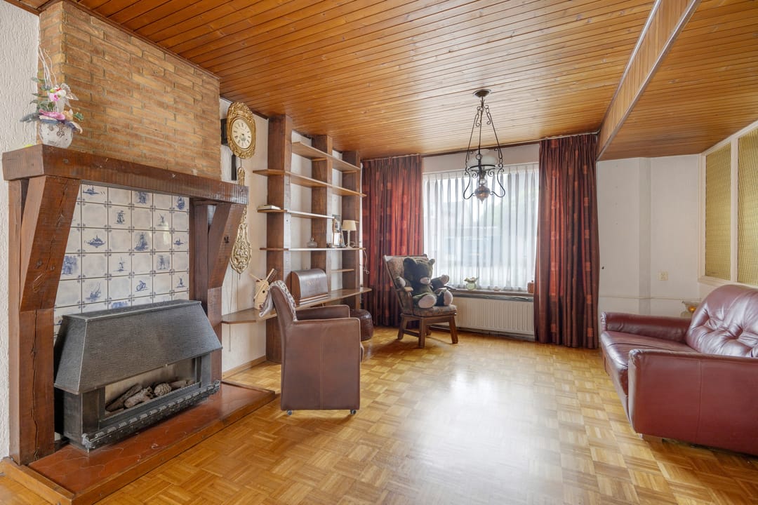 Semi-detached house with double garage in central Nuland — 8