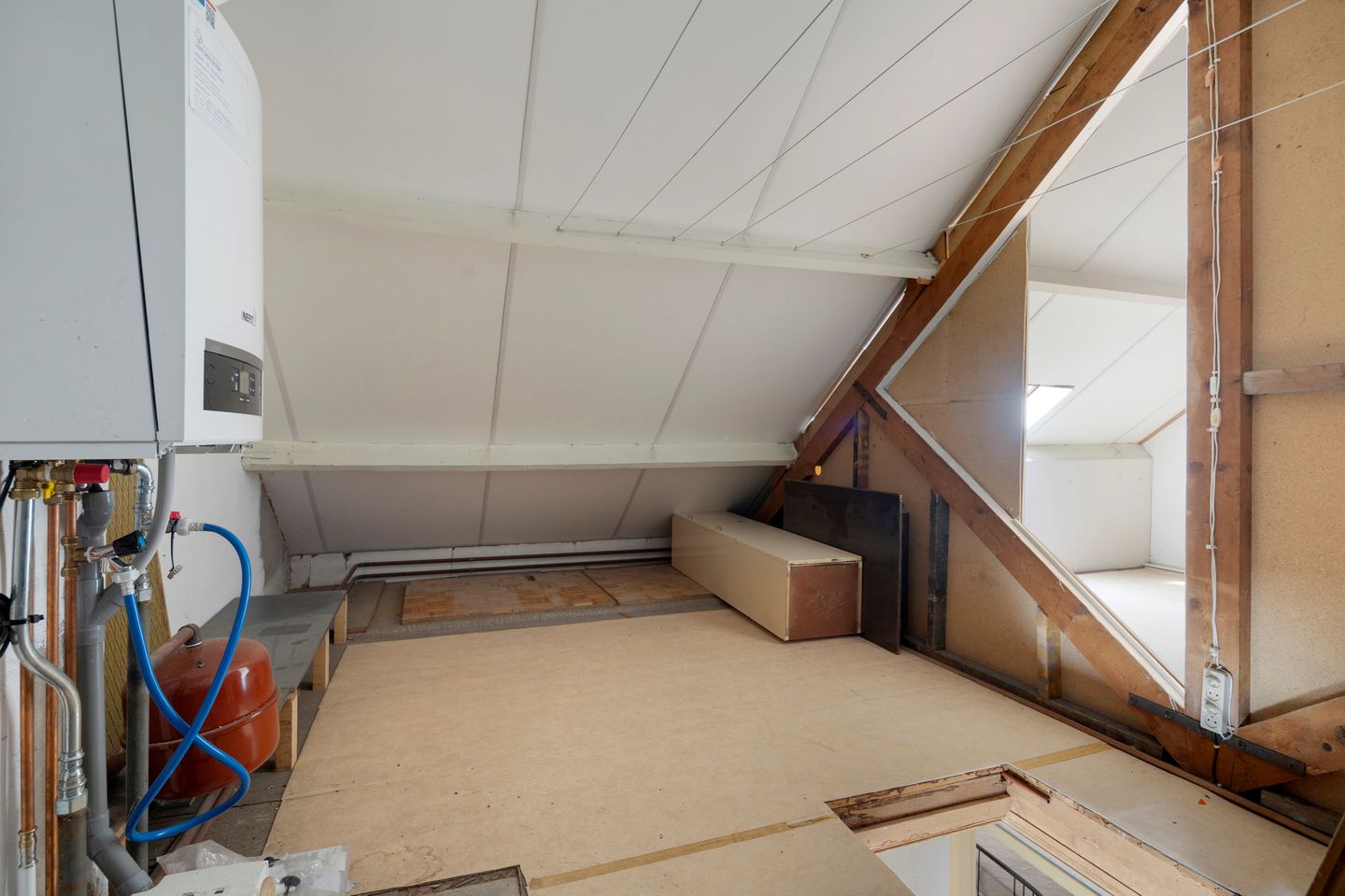 Semi-detached house with double garage in central Nuland — 20