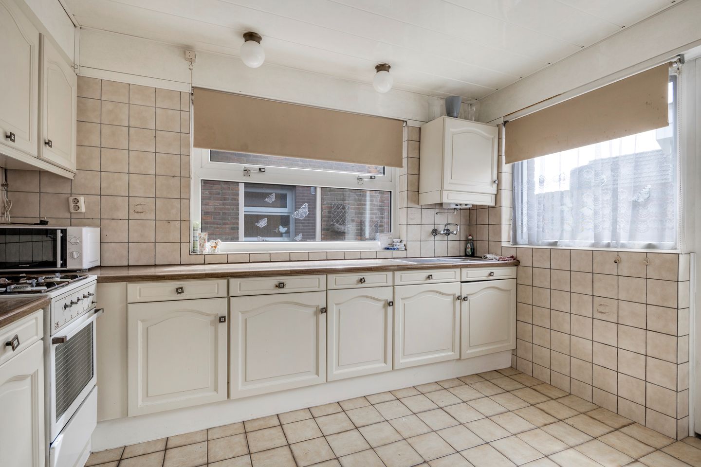 Semi-detached house with double garage in central Nuland — 10
