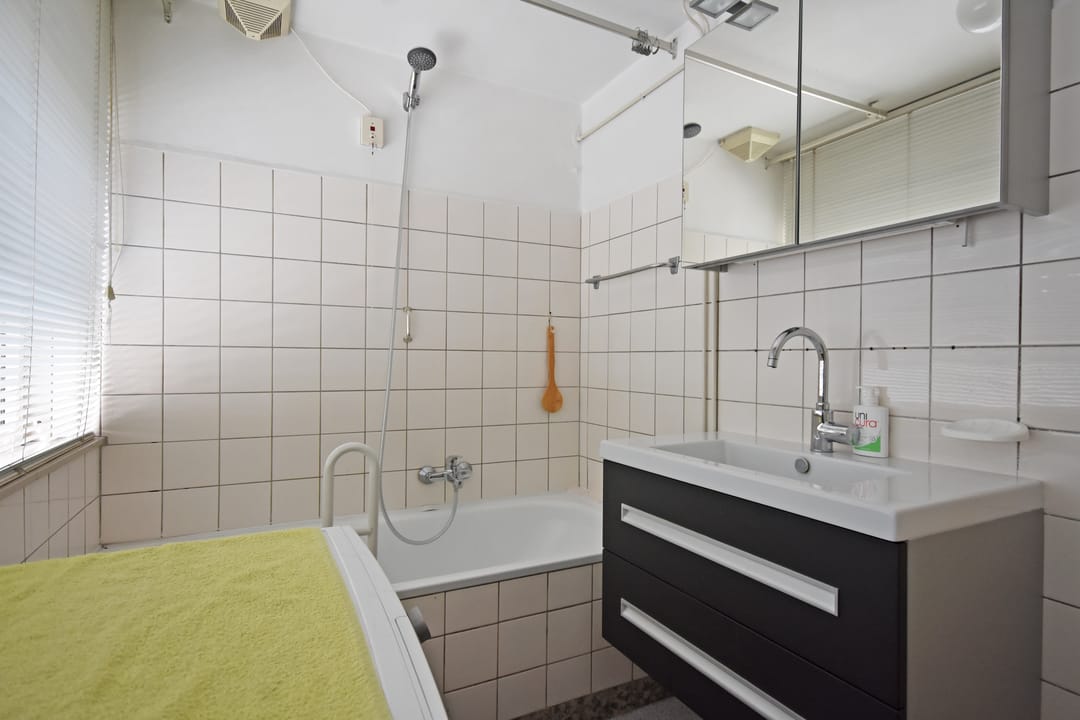 Spacious Semi-Detached Home with Home Office Potential in Quiet Hurdegaryp — 52