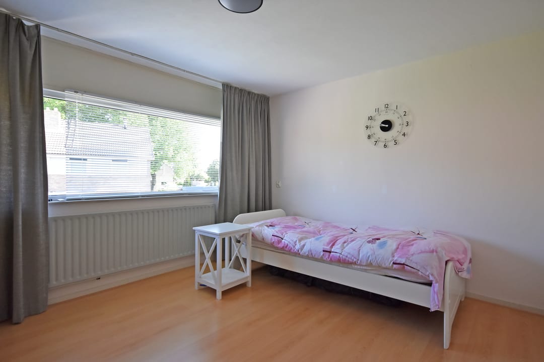 Spacious Semi-Detached Home with Home Office Potential in Quiet Hurdegaryp — 46