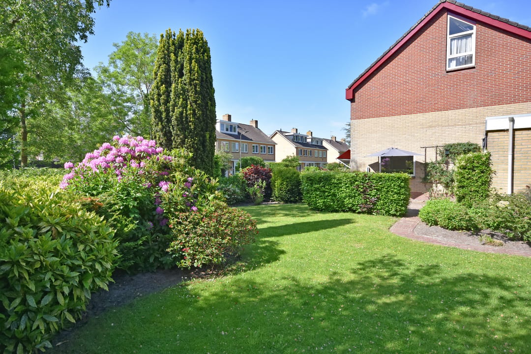 Spacious Semi-Detached Home with Home Office Potential in Quiet Hurdegaryp — 8