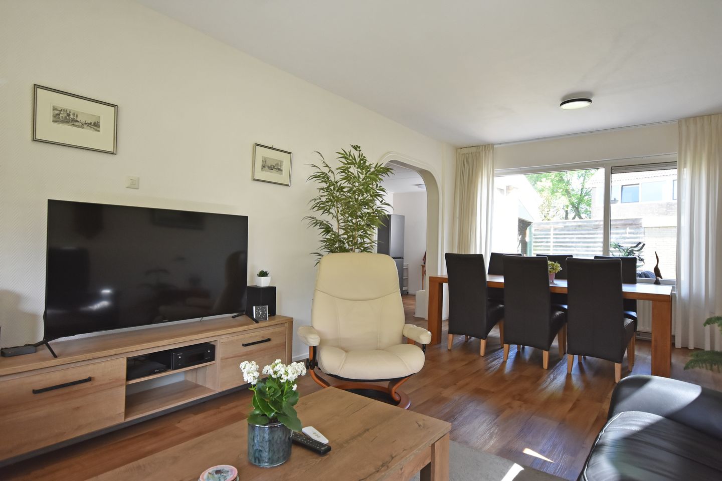 Spacious Semi-Detached Home with Home Office Potential in Quiet Hurdegaryp — 35