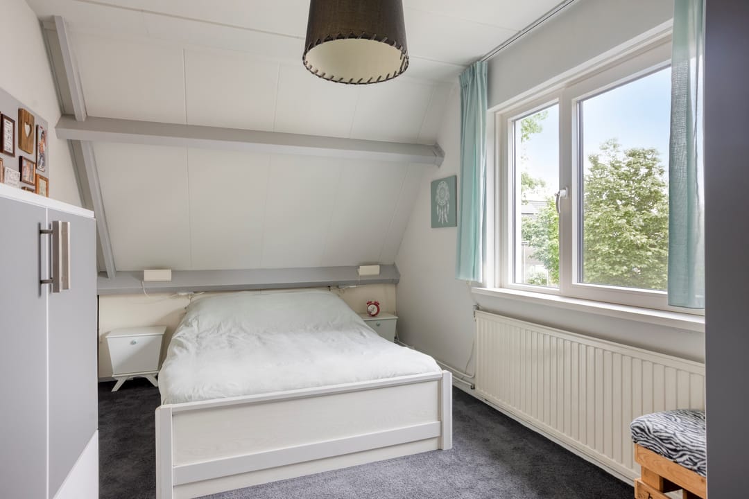 Spacious Semi-Detached Home with Five Bedrooms and Ground Floor Bedroom in Oldemarkt — 23