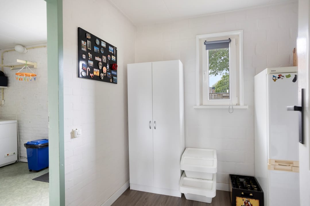 Spacious Semi-Detached Home with Five Bedrooms and Ground Floor Bedroom in Oldemarkt — 13