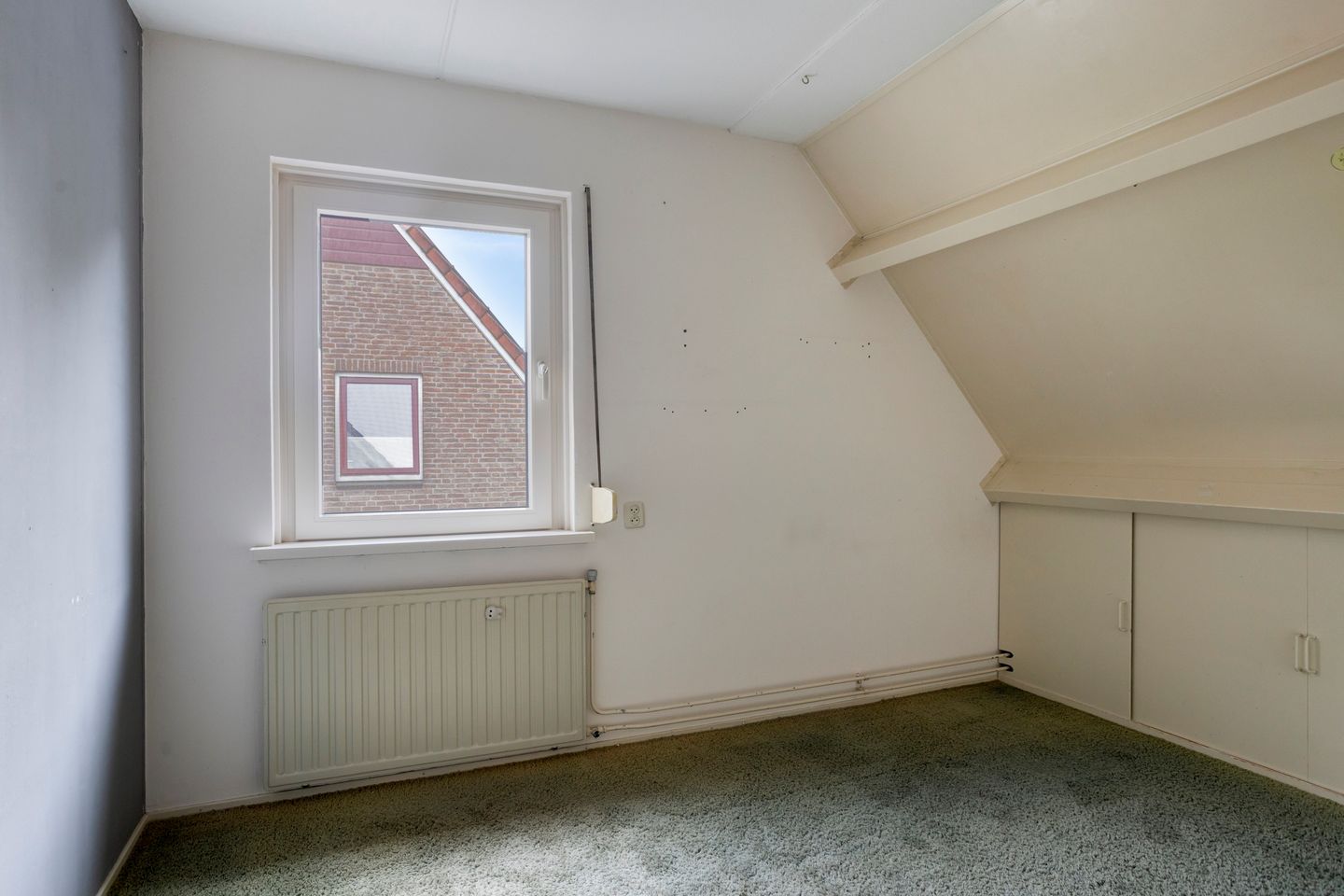 Spacious Semi-Detached Home with Five Bedrooms and Ground Floor Bedroom in Oldemarkt — 25