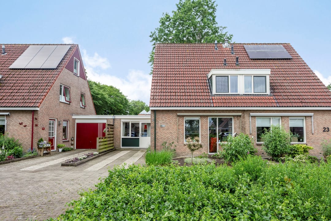 Spacious Semi-Detached Home with Five Bedrooms and Ground Floor Bedroom in Oldemarkt — 43