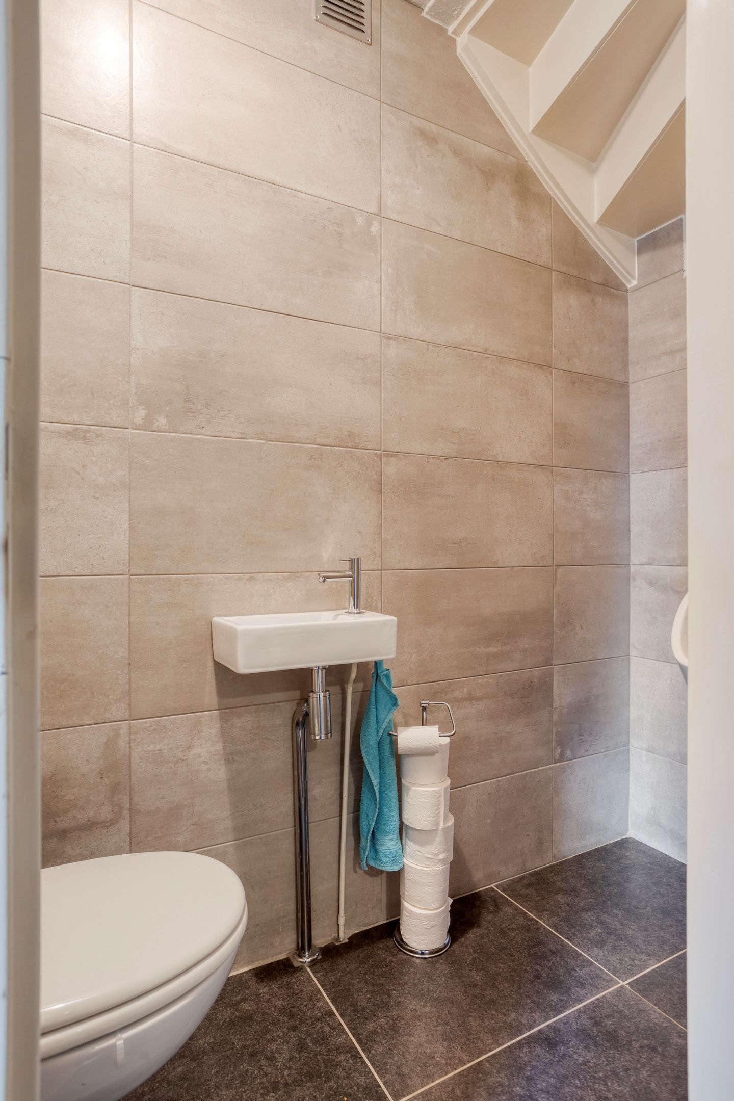 Spacious Semi-Detached Home with Five Bedrooms and Ground Floor Bedroom in Oldemarkt — 20