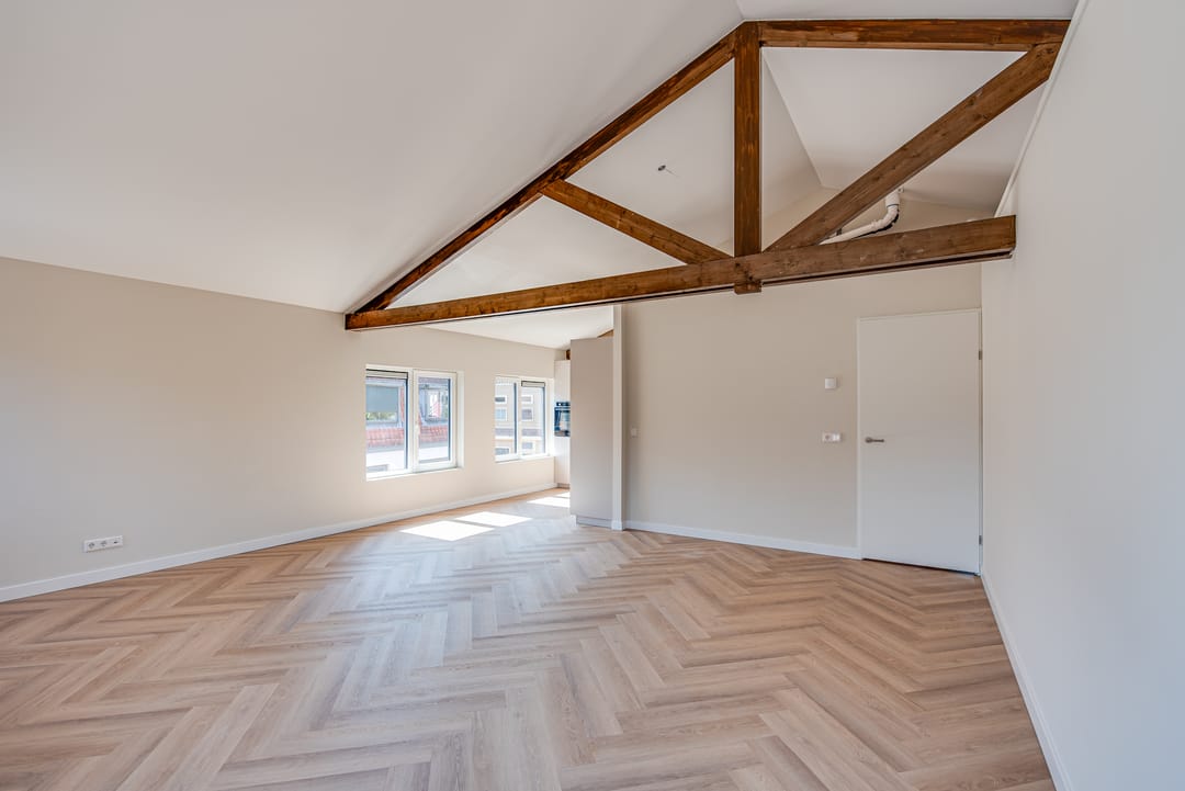 Stylish Renovated Apartment with Spacious Rooftop Terrace in Historic Amerongen — 7
