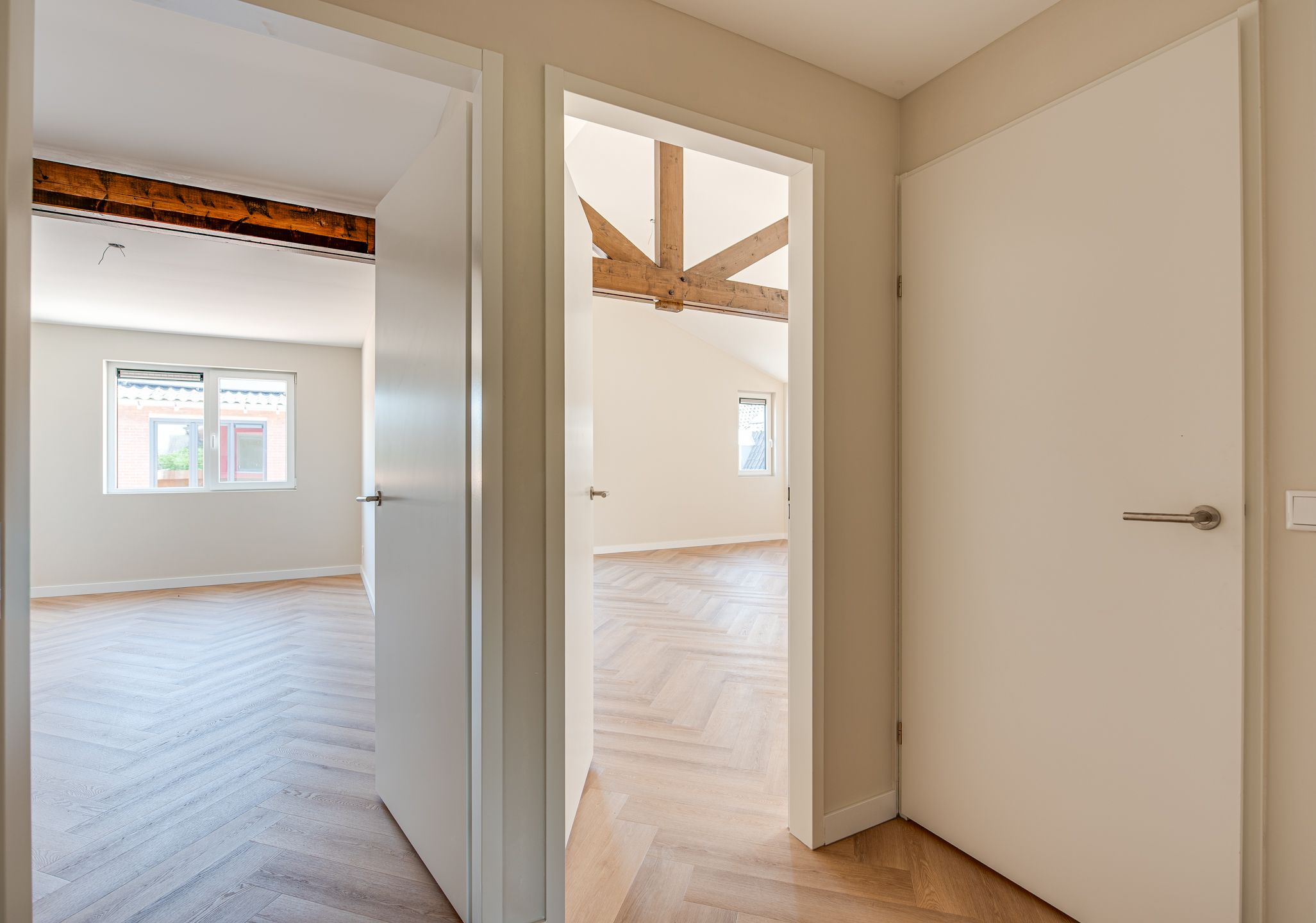 Stylish Renovated Apartment with Spacious Rooftop Terrace in Historic Amerongen — 15