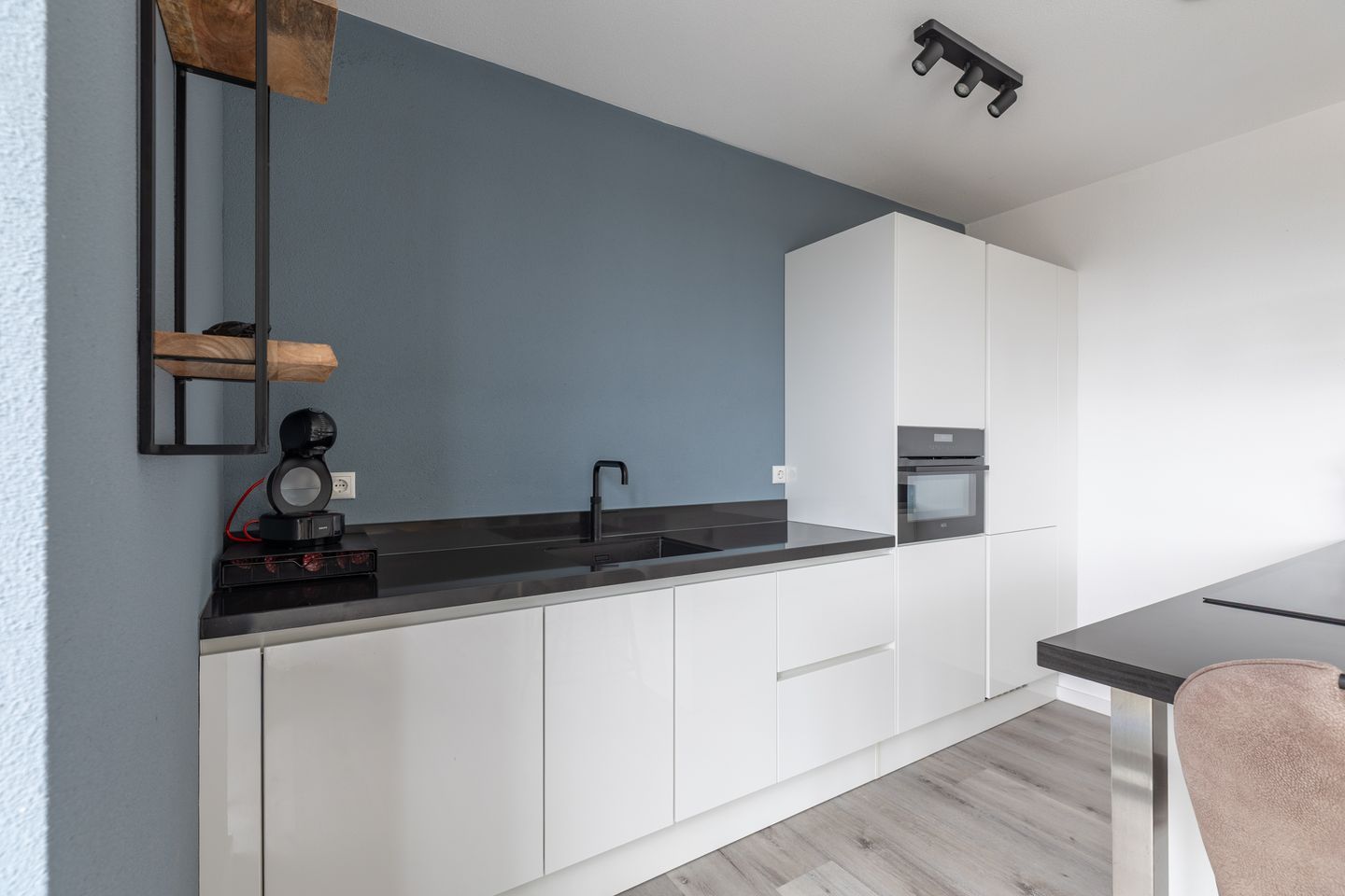 Energy Efficient 3-Room Apartment with Private Parking in Heerhugowaard — 10