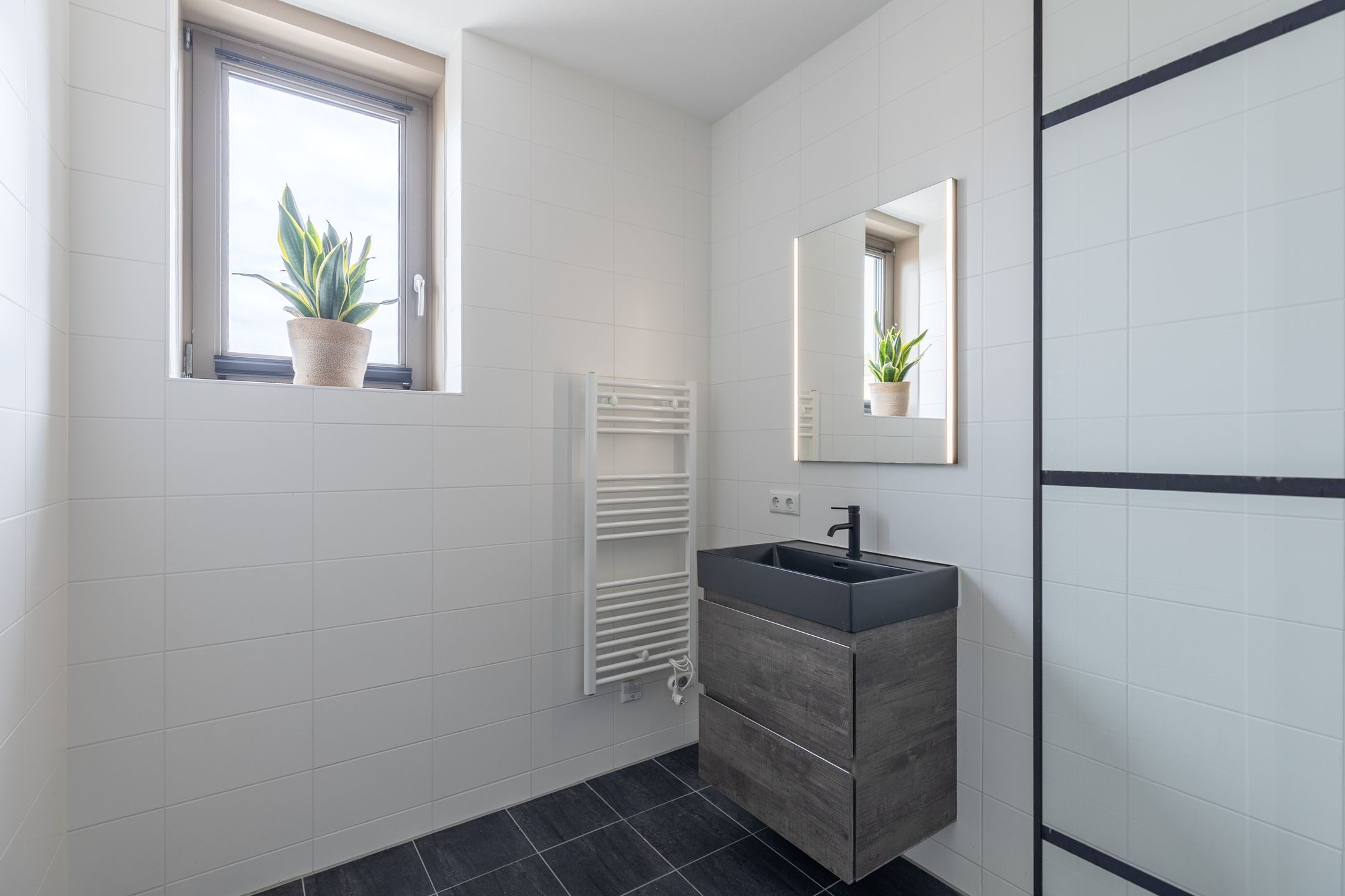 Energy Efficient 3-Room Apartment with Private Parking in Heerhugowaard — 30