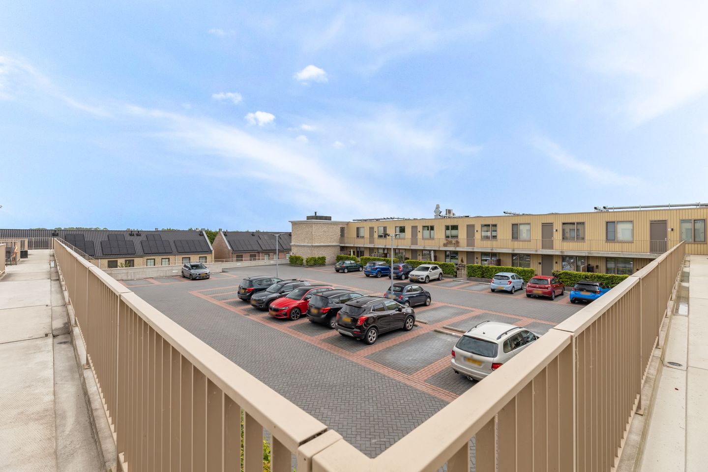 Energy Efficient 3-Room Apartment with Private Parking in Heerhugowaard — 34