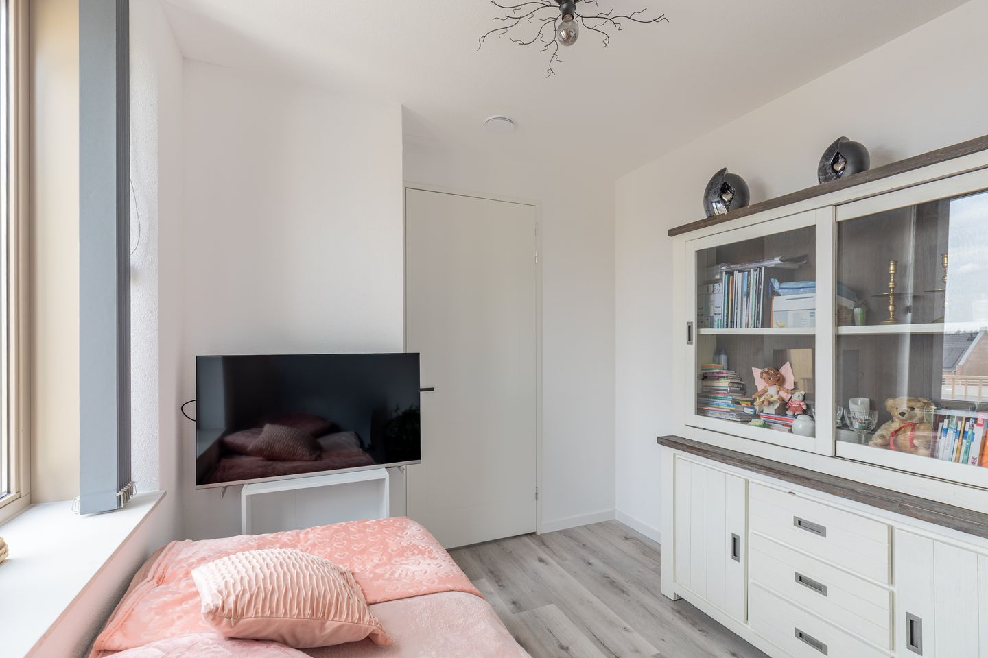 Energy Efficient 3-Room Apartment with Private Parking in Heerhugowaard — 25