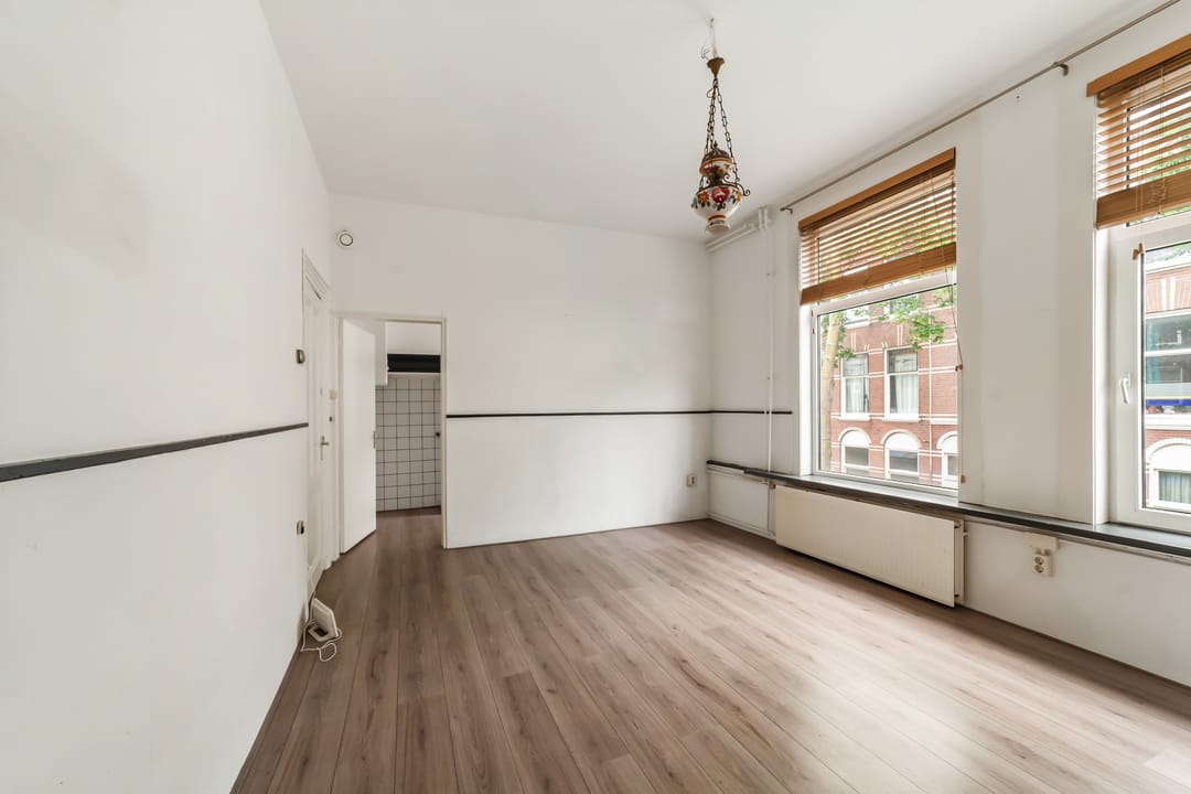 Bright Corner Apartment with High Ceilings in Regentessekwartier — 7