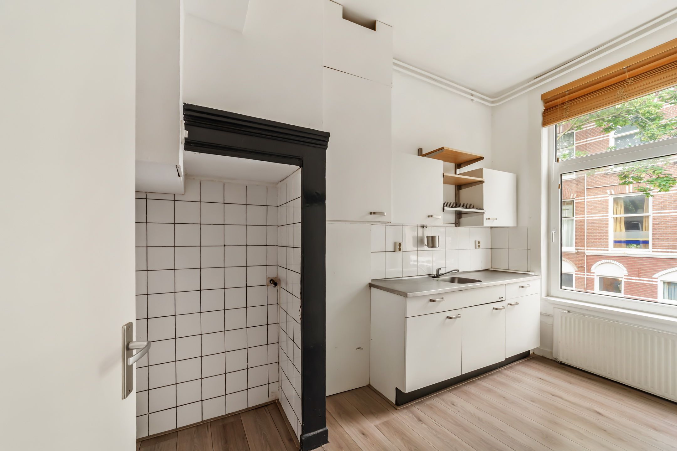 Bright Corner Apartment with High Ceilings in Regentessekwartier — 12