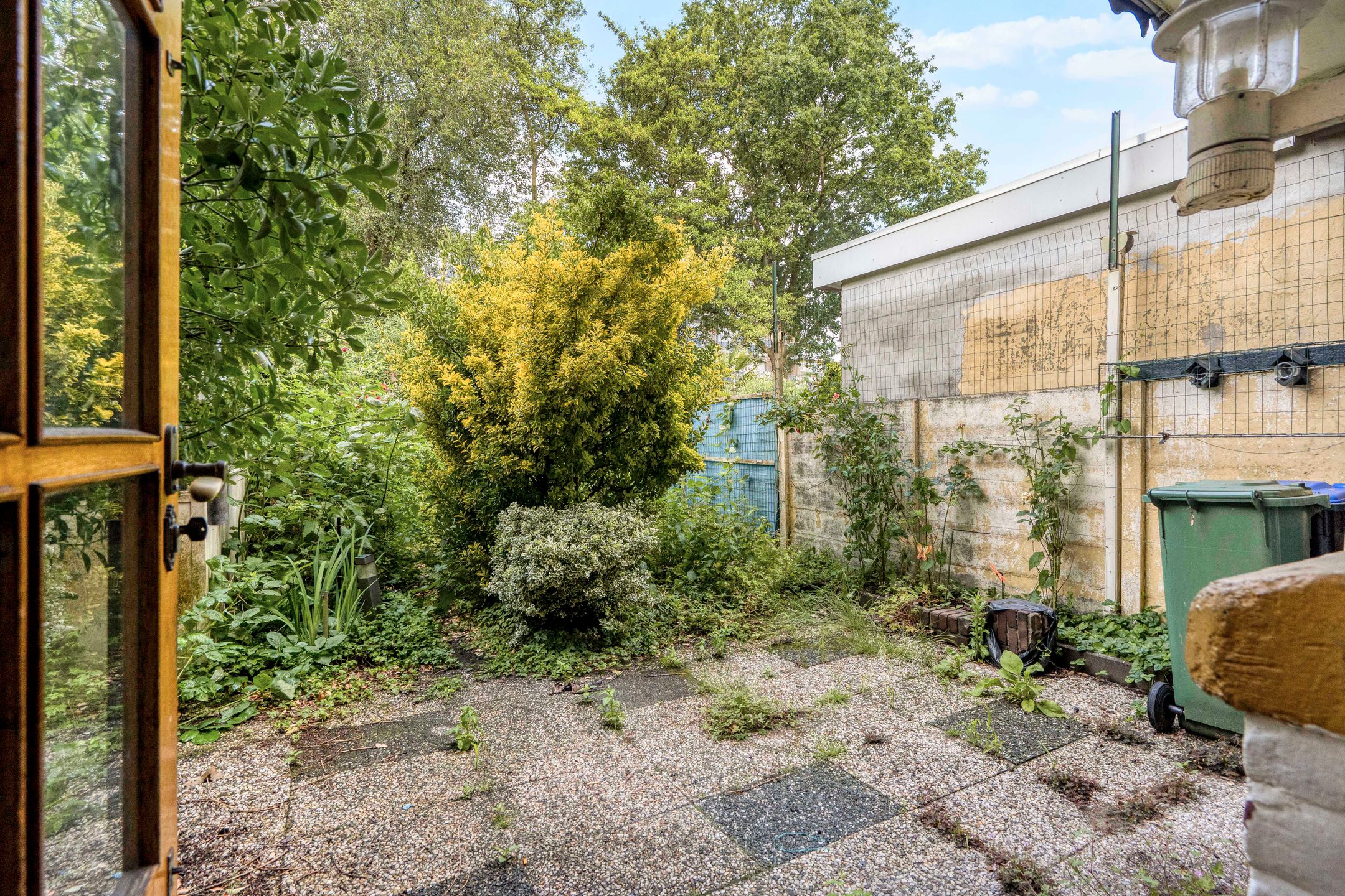 Ground-Floor Apartment with Deep Sunny Garden and Renovation Potential in Loosduinen — 12