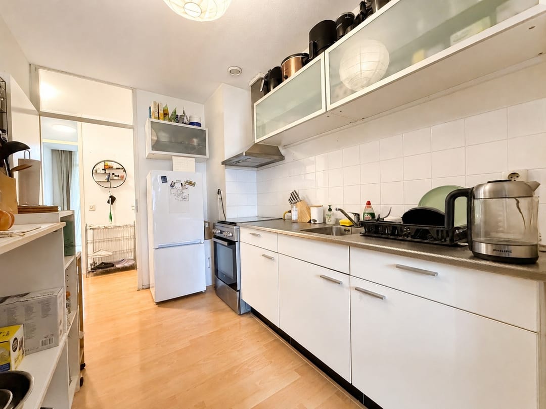 Characterful 2-Room Apartment with Sunny Balconon in Rotterdam-Delfshaven — 11