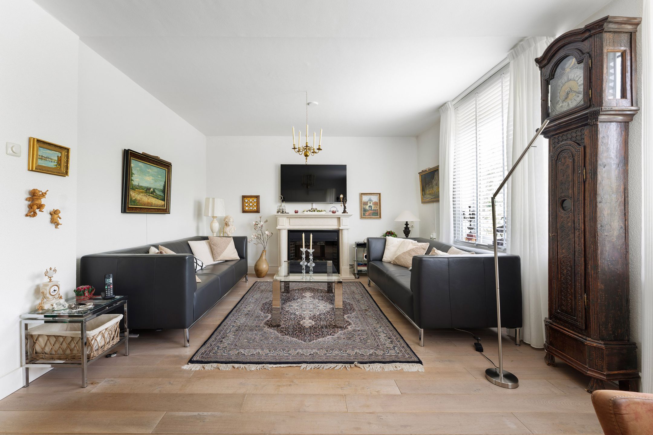 Spacious Apartment with Two Balconies in Residentie Stella Regia, Maastricht — 12