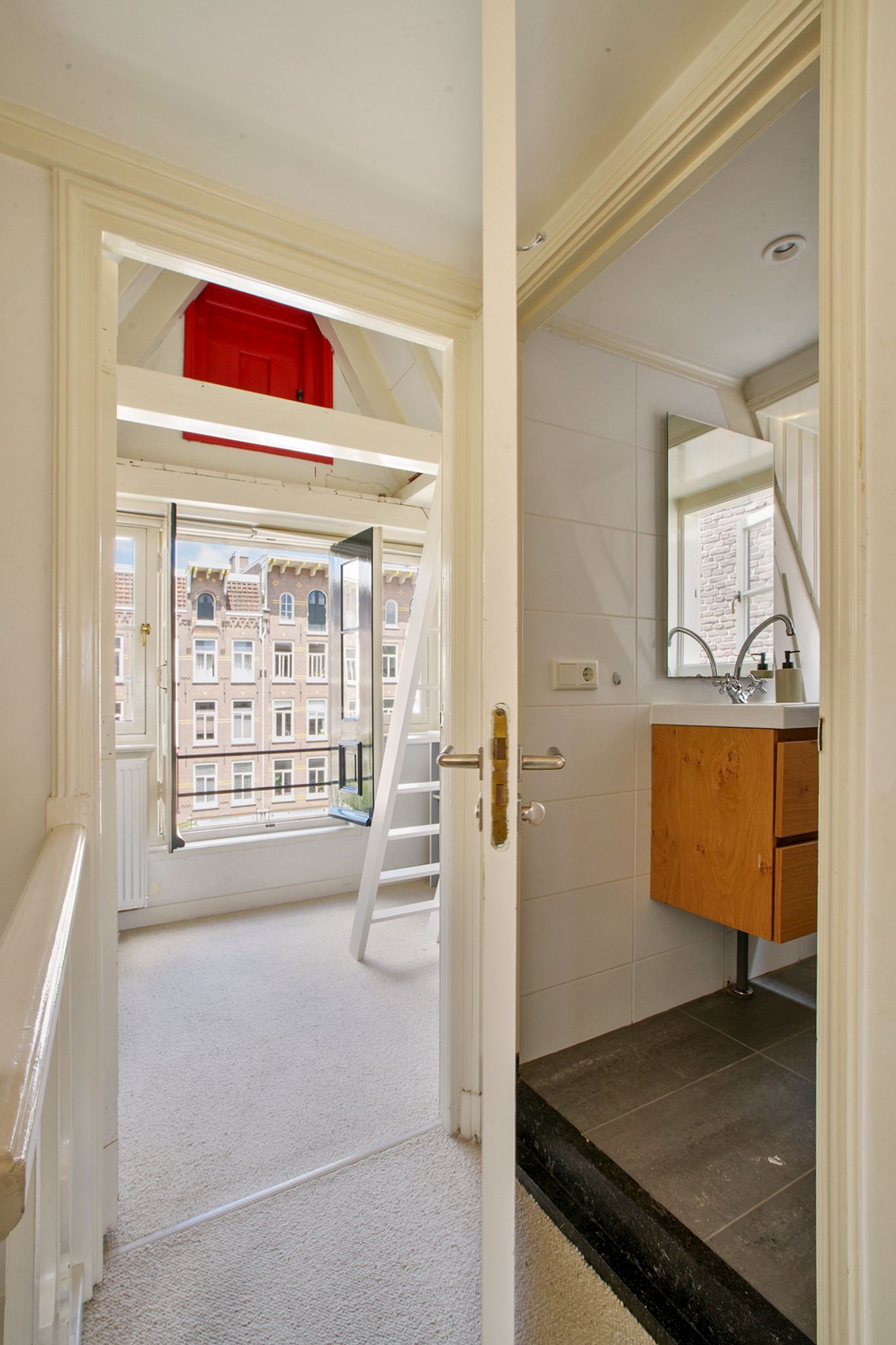 Characterful Split-Level Upper House with Private Entrance in the Jordaan — 25