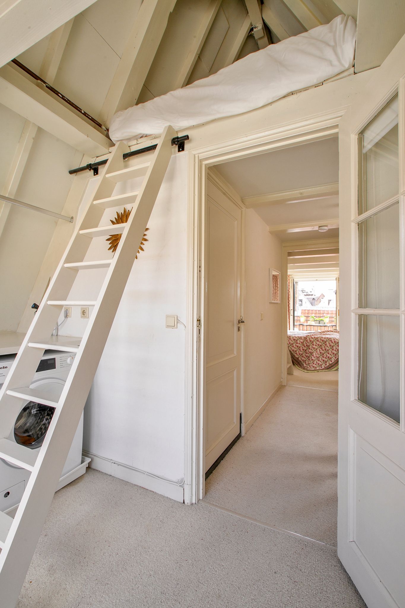 Characterful Split-Level Upper House with Private Entrance in the Jordaan — 34