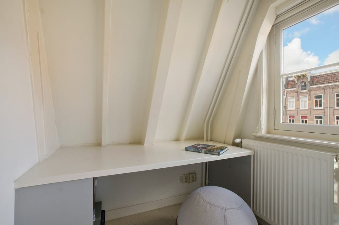 Characterful Split-Level Upper House with Private Entrance in the Jordaan — 31