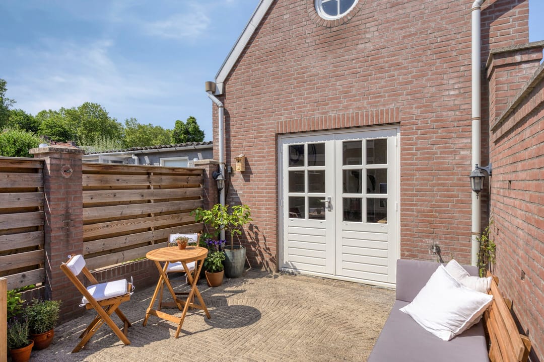 Fully Renovated 1920s Corner Home in Central Tilburg — 32