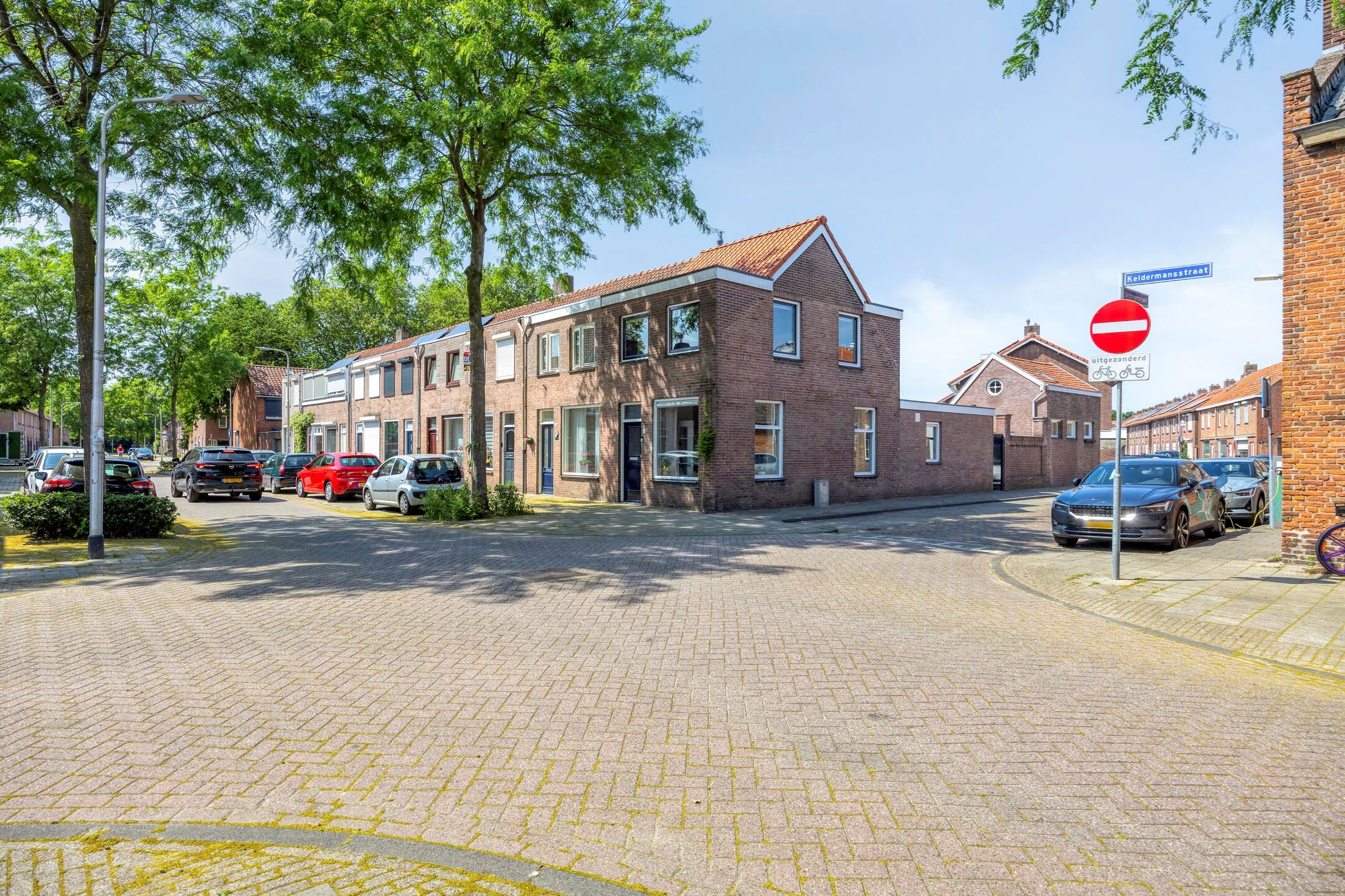 Fully Renovated 1920s Corner Home in Central Tilburg — 39
