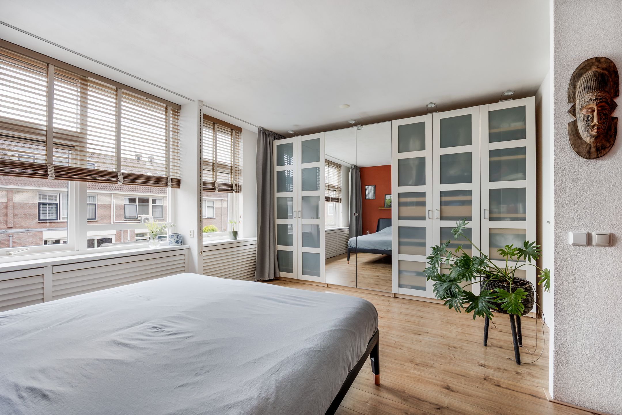 Ready-to-Move Family Home with Sunny South-Facing Garden in Popular Buitenhof Neighborhood — 12