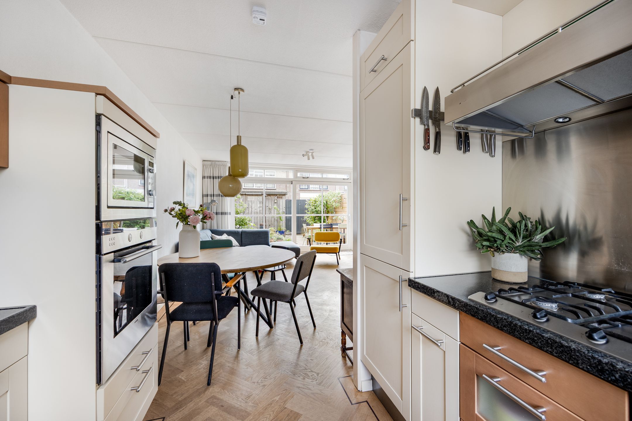 Ready-to-Move Family Home with Sunny South-Facing Garden in Popular Buitenhof Neighborhood — 9