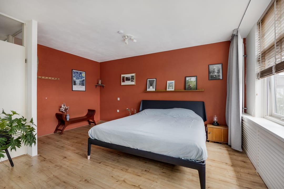Ready-to-Move Family Home with Sunny South-Facing Garden in Popular Buitenhof Neighborhood — 11
