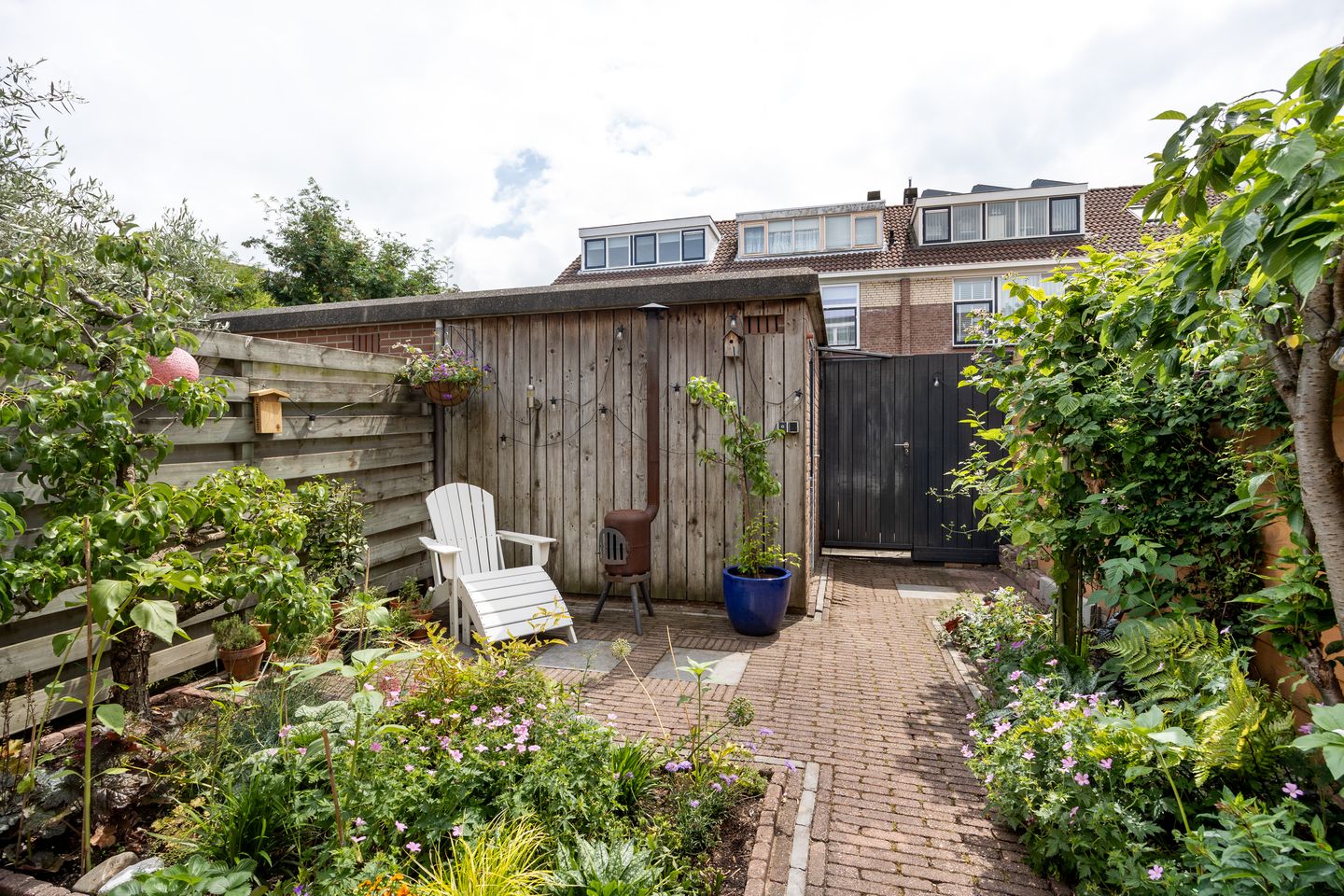 Ready-to-Move Family Home with Sunny South-Facing Garden in Popular Buitenhof Neighborhood — 19