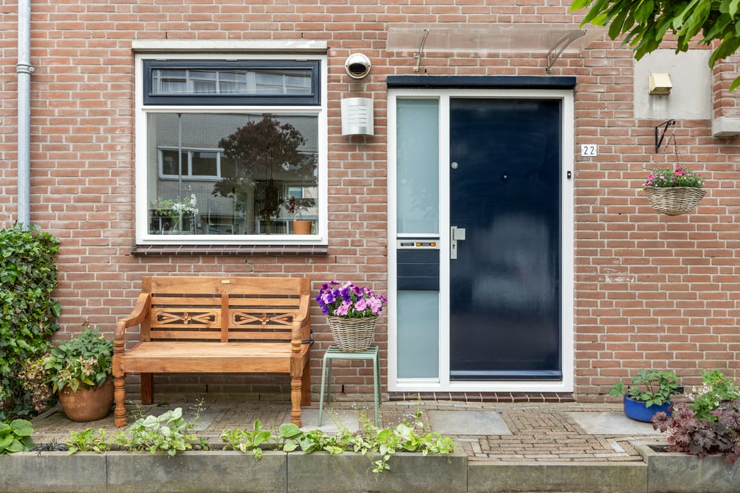 Ready-to-Move Family Home with Sunny South-Facing Garden in Popular Buitenhof Neighborhood — 22