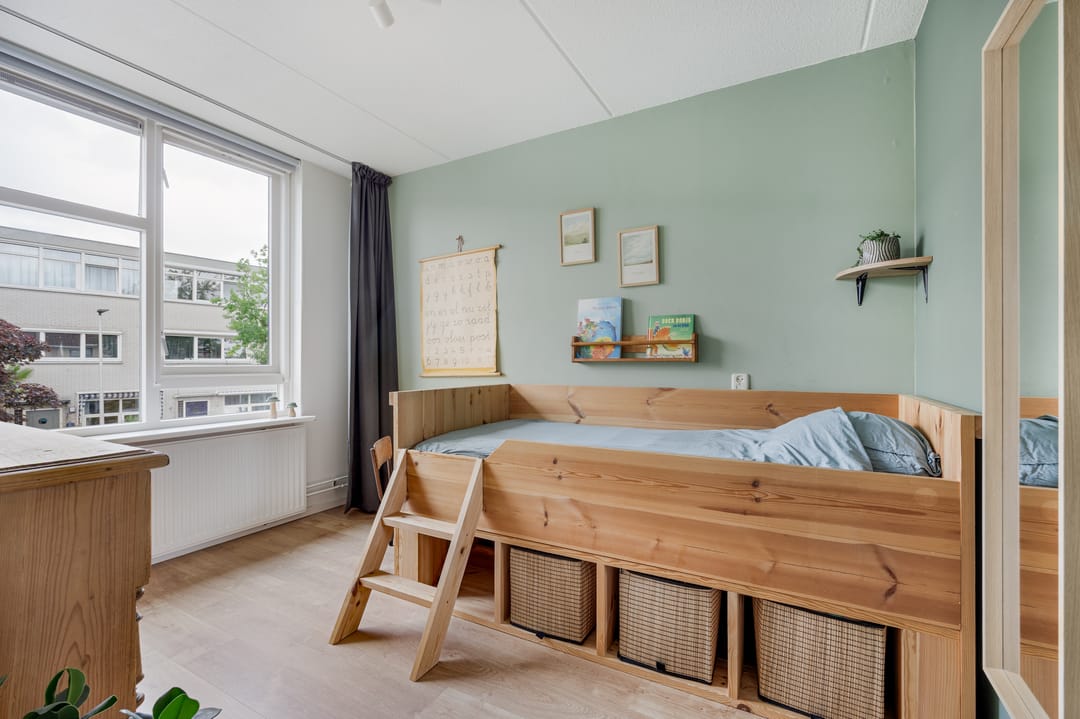 Ready-to-Move Family Home with Sunny South-Facing Garden in Popular Buitenhof Neighborhood — 13