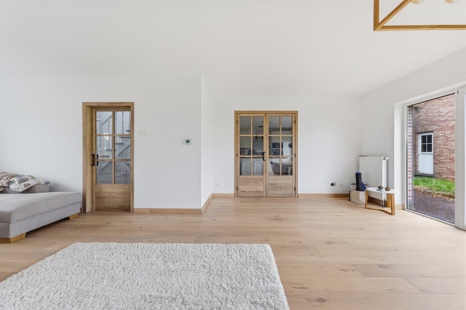 Spacious Detached Villa with Large Garden and Modern Updates in Riemst — 10