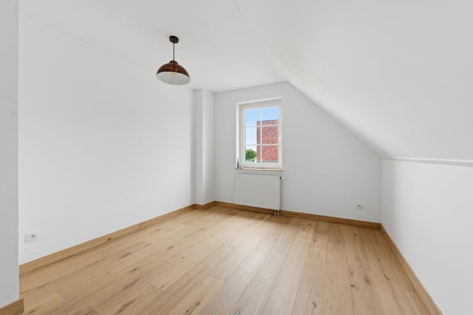 Spacious Detached Villa with Large Garden and Modern Updates in Riemst — 20
