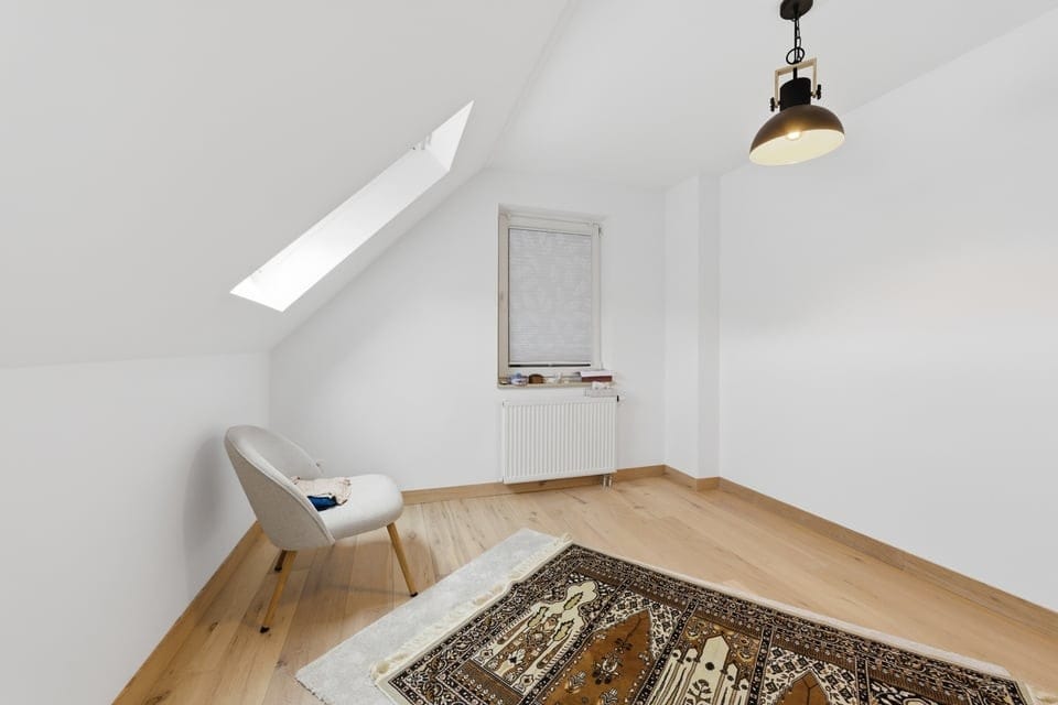 Spacious Detached Villa with Large Garden and Modern Updates in Riemst — 21