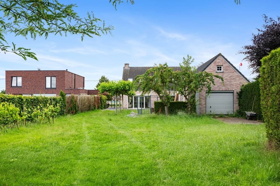 Spacious Detached Villa with Large Garden and Modern Updates in Riemst — 33