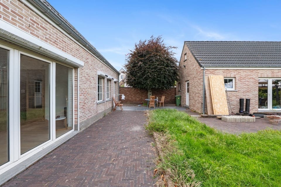 Spacious Detached Villa with Large Garden and Modern Updates in Riemst — 42
