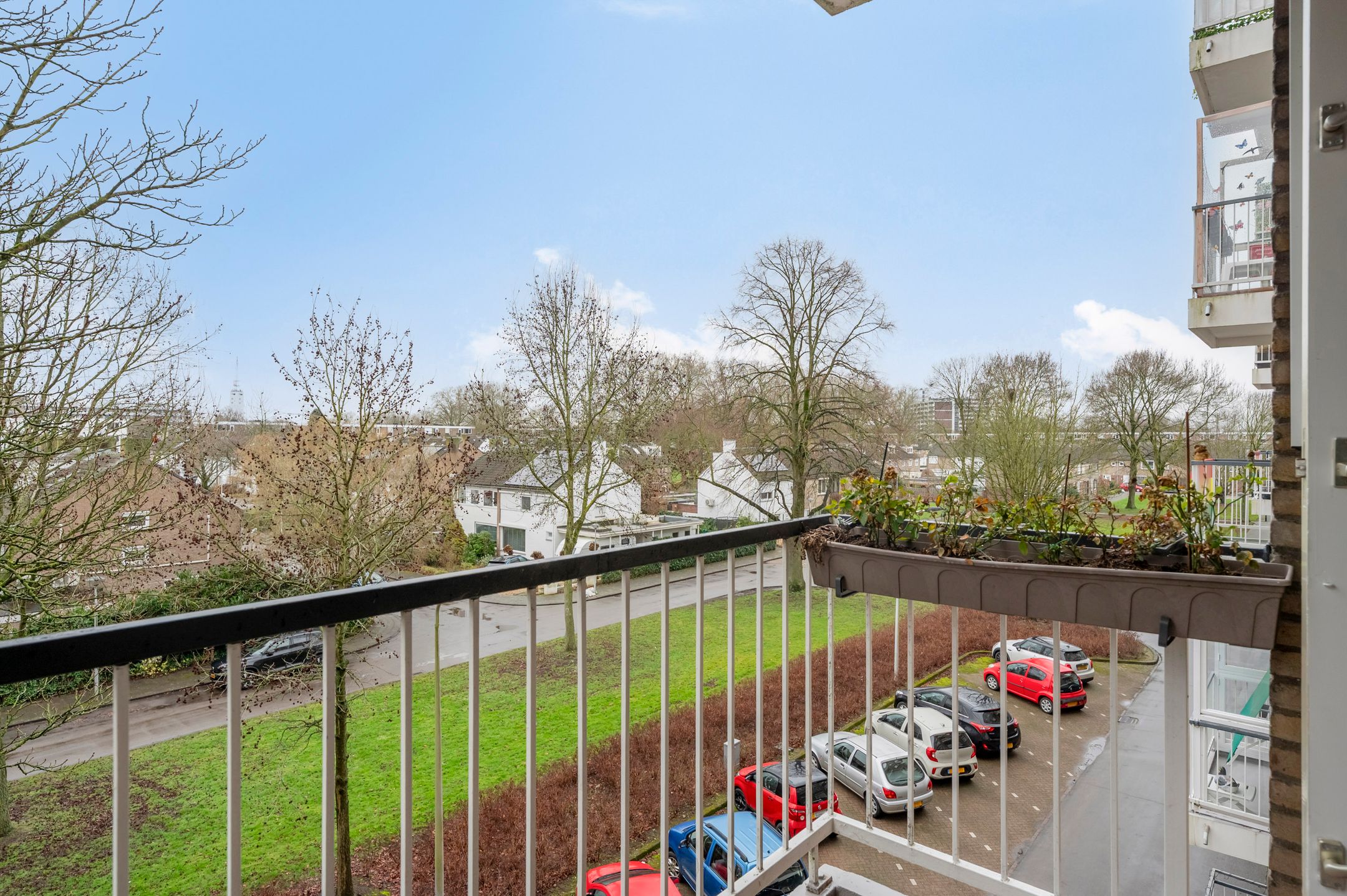 Spacious Three-Bedroom Apartment with South-Facing Balcony and Elevator in Green Setting — 18