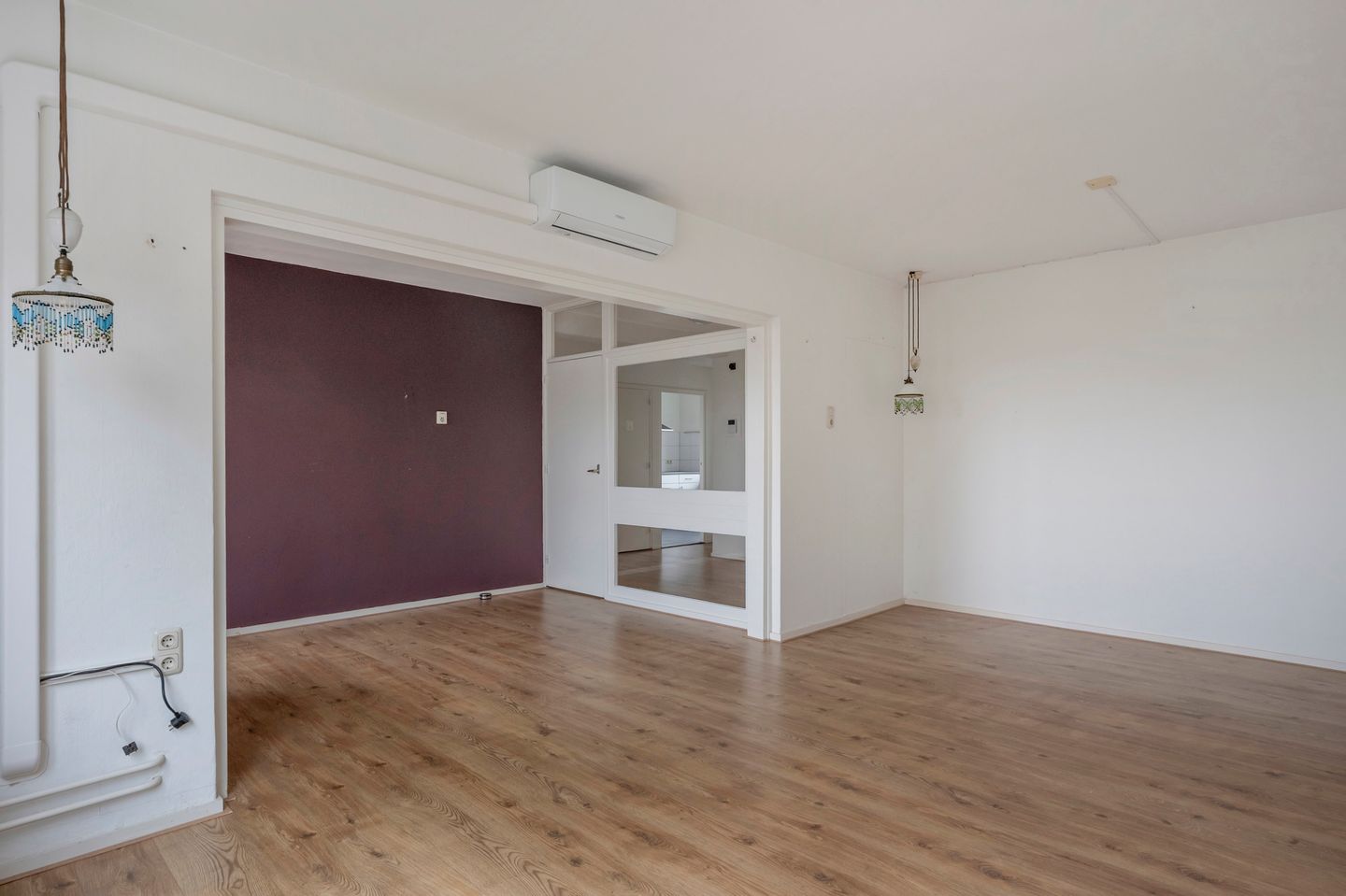 Spacious Three-Bedroom Apartment with South-Facing Balcony and Elevator in Green Setting — 14
